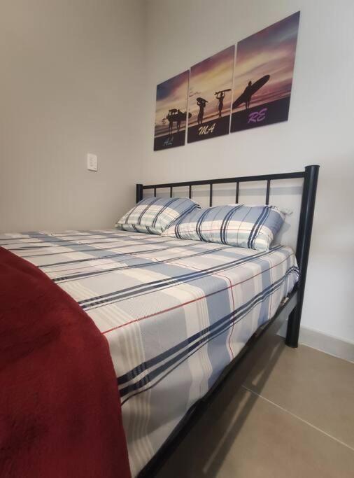 Apartamento Compacto Toninhas Apto 11 *
